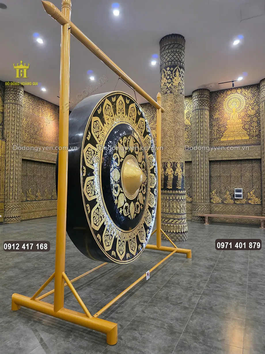 H&igrave;nh ảnh nh&igrave;n nghi&ecirc;ng của chiếc chi&ecirc;ng đồng